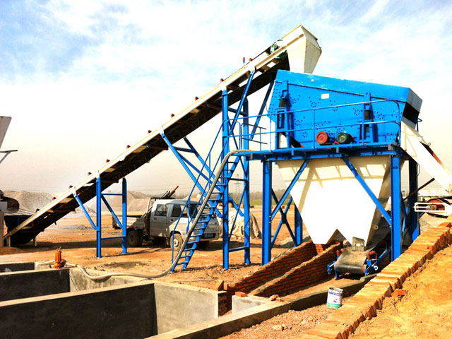 混凝(ning)土攪(jiao)拌站(zhan)同步(bu)振動(dong)水洗(xi)機