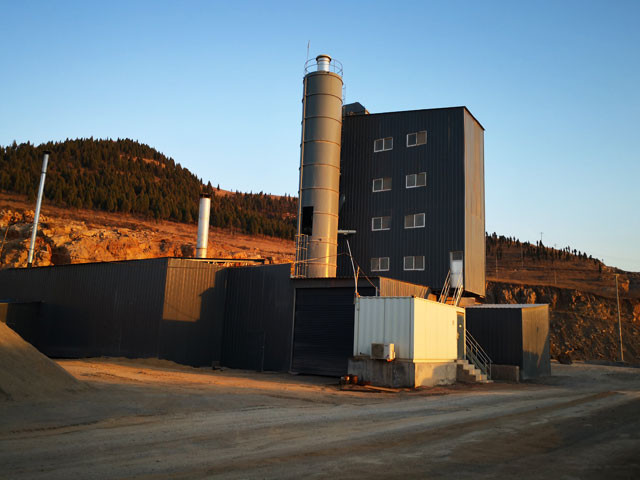 環保(bao)型LB2000瀝青攪(jiao)拌站