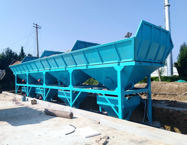 混凝(ning)土配料(liao)機分類(lei)及安裝(zhuang)流程